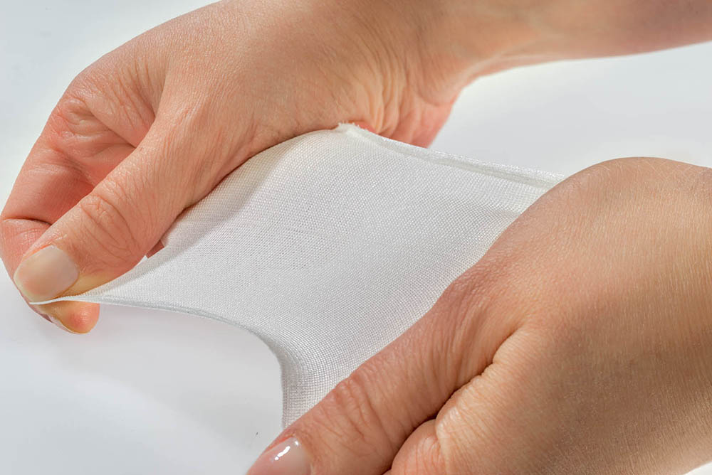 Dressilk stretches in two dimensions